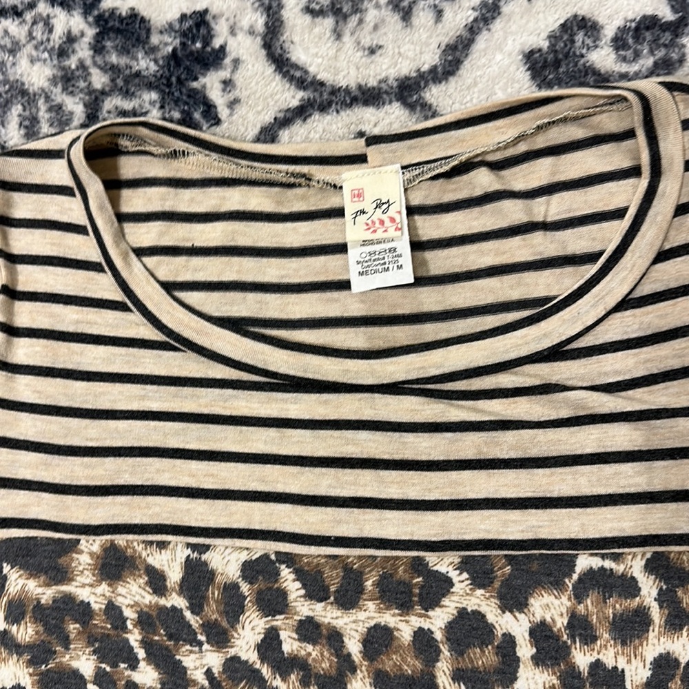Block tee - Picture 2 of 3
